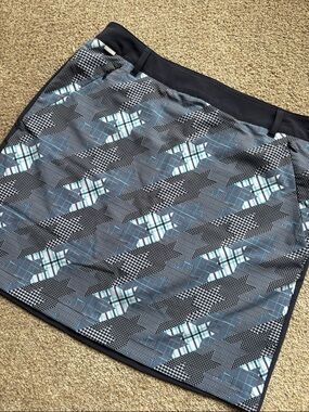 Nivo Women’s Navy and Teal Patterned Golf Skort